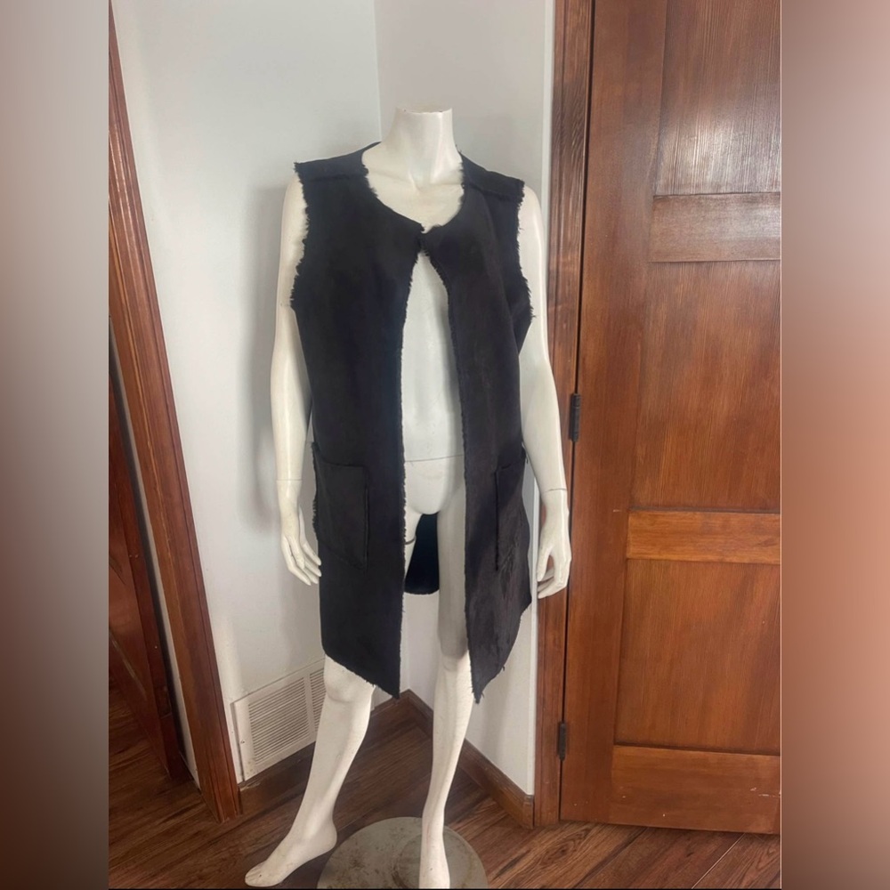 Elegant Black Sleeveless Vest for Women